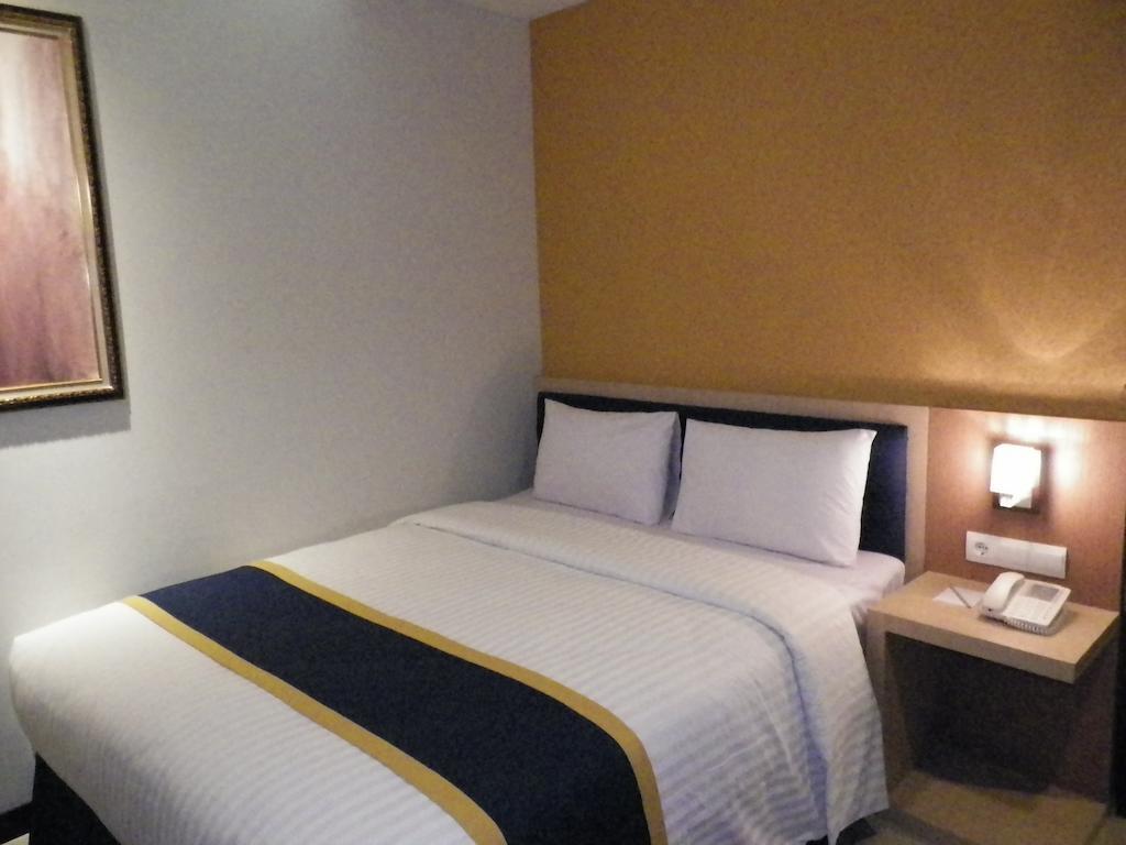 D'Best Hotel Pasar Baru Bandung Exteriér fotografie