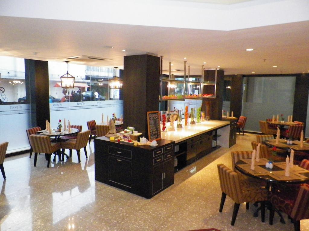 D'Best Hotel Pasar Baru Bandung Exteriér fotografie