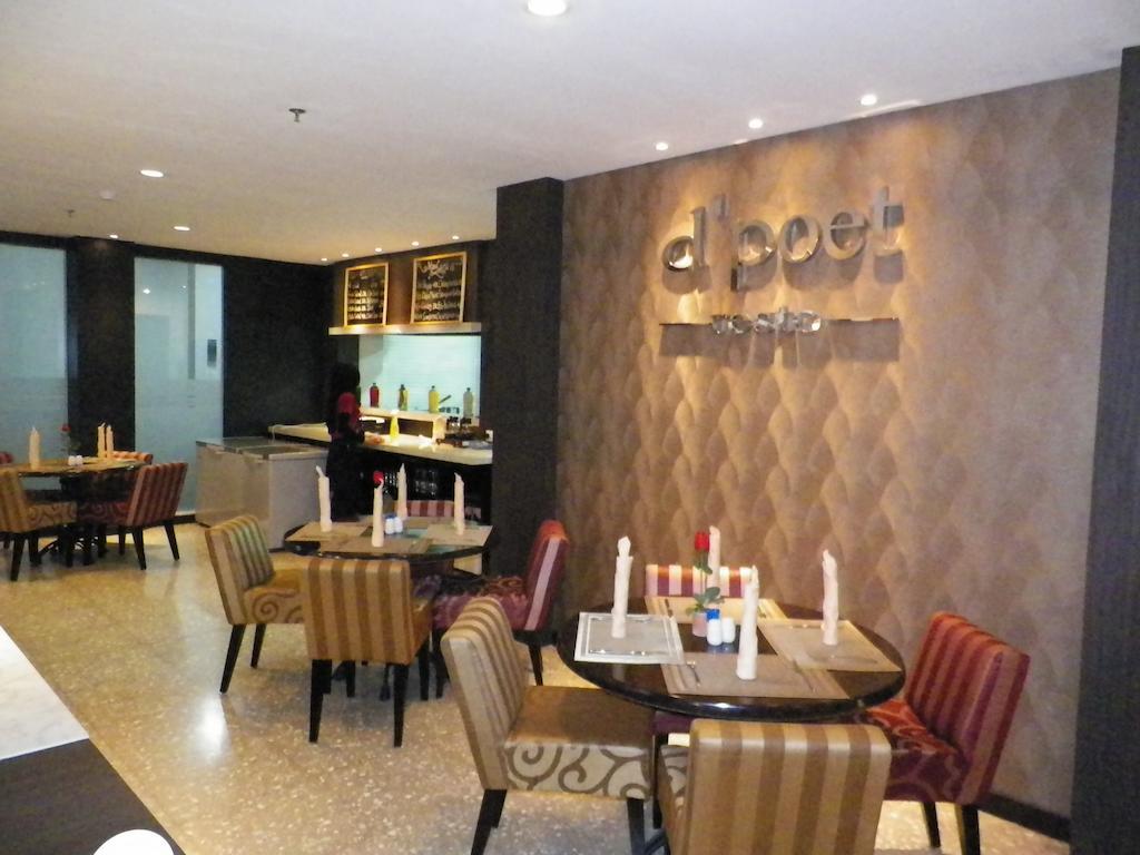 D'Best Hotel Pasar Baru Bandung Exteriér fotografie