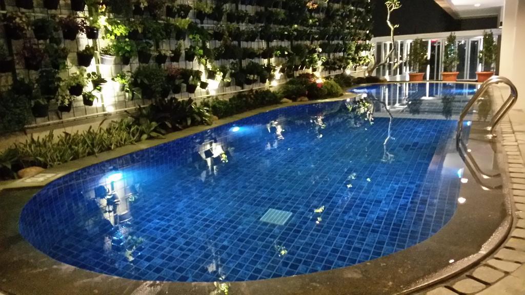 D'Best Hotel Pasar Baru Bandung Exteriér fotografie